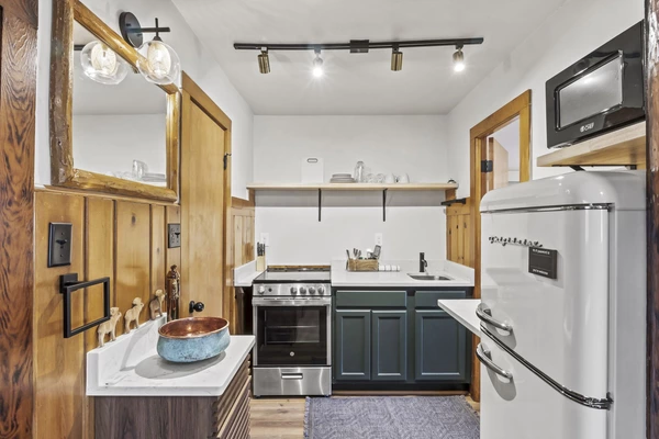 Coliving in West Colorado Springs - West COS, Colorado Springs