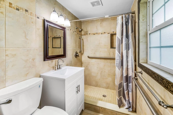 Coliving in Cedar Hills - Westside, Jacksonville