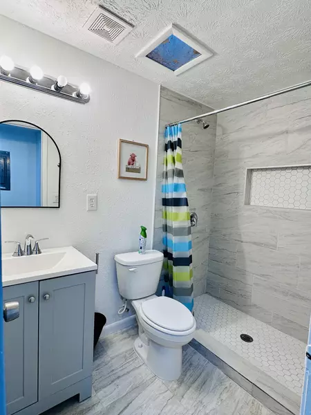 Coliving in Cedar Hills - Westside, Jacksonville