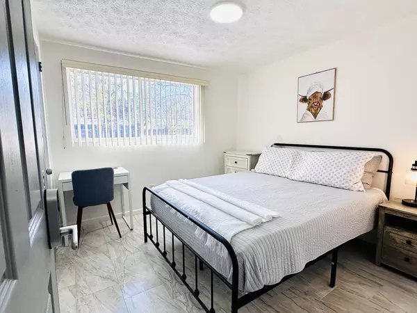 Coliving in Cedar Hills - Westside, Jacksonville