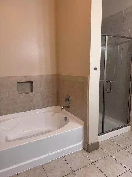 Coliving in Woodlake/ Briar Meadow - West Houston, Houston