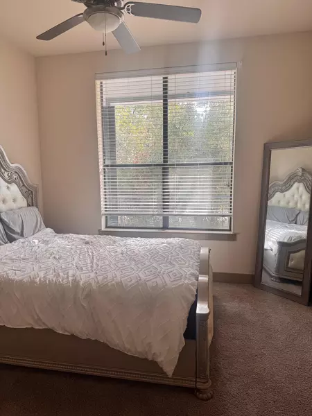Coliving in Woodlake/ Briar Meadow - West Houston, Houston
