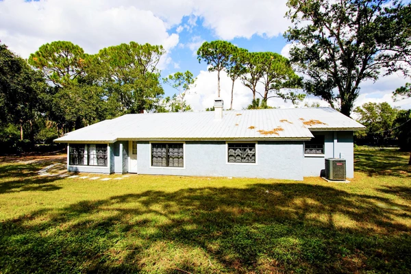 Coliving in Town 'n' Country - West Tampa, Tampa