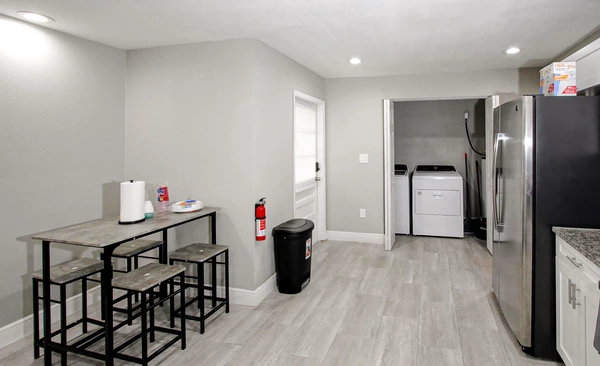 Coliving in Town 'n' Country - West Tampa, Tampa