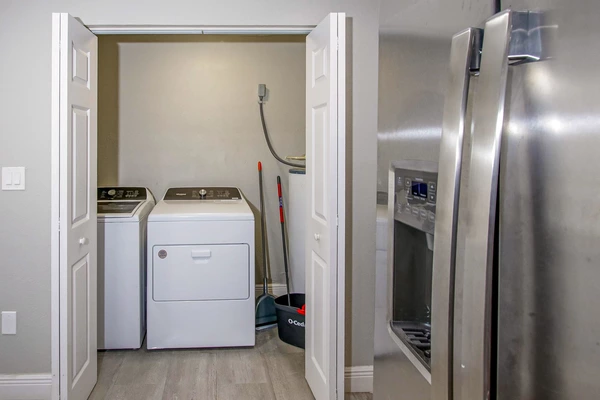 Coliving in Town 'n' Country - West Tampa, Tampa