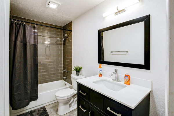 Coliving in Town 'n' Country - West Tampa, Tampa