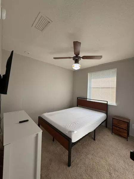 Coliving in Cedar Hills - Westside, Jacksonville