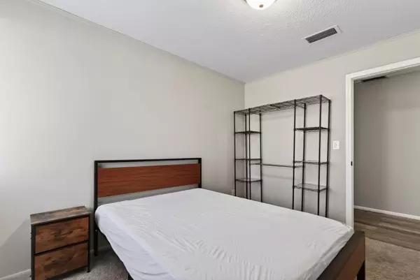 Coliving in Cedar Hills - Westside, Jacksonville