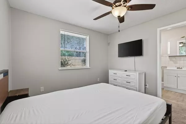 Coliving in Cedar Hills - Westside, Jacksonville
