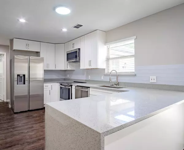 5 bedrooms apartment for rent in Northwood Hills - Ne Dallas, Dallas