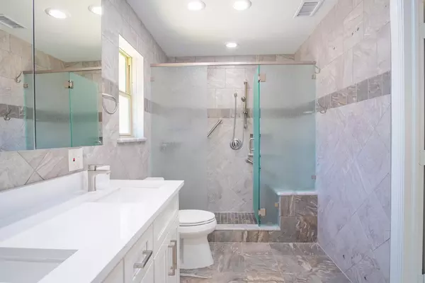 5 bedrooms apartment for rent in Northwood Hills - Ne Dallas, Dallas