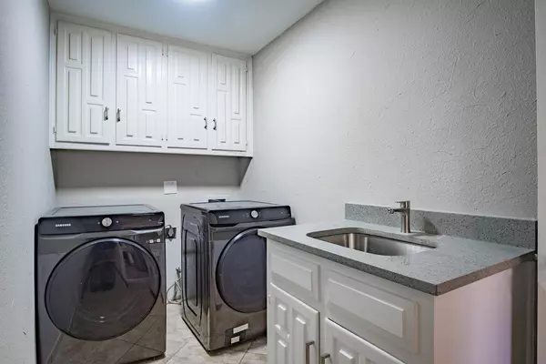 5 bedrooms apartment for rent in Northwood Hills - Ne Dallas, Dallas