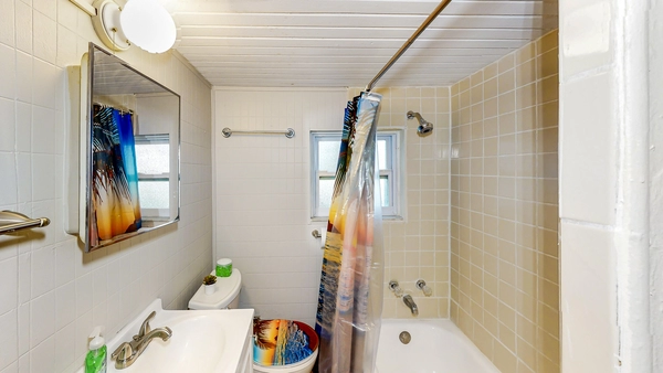 Coliving in Live Oaks Square - East Tampa, Tampa