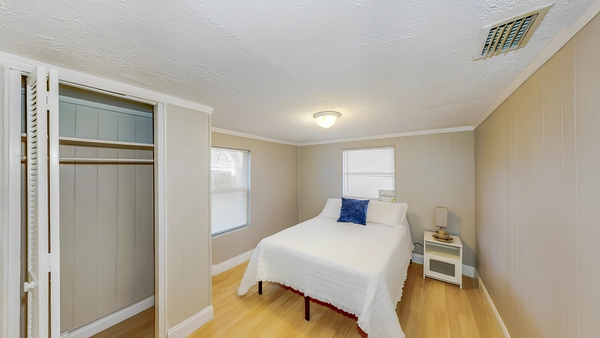 Coliving in Live Oaks Square - East Tampa, Tampa