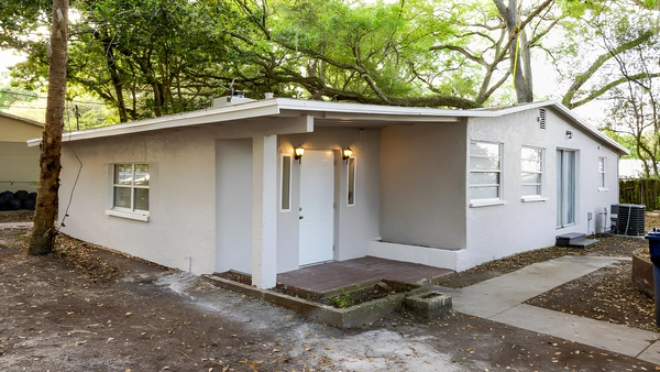 Coliving in Live Oaks Square - East Tampa, Tampa