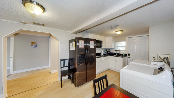 Coliving in Live Oaks Square - East Tampa, Tampa