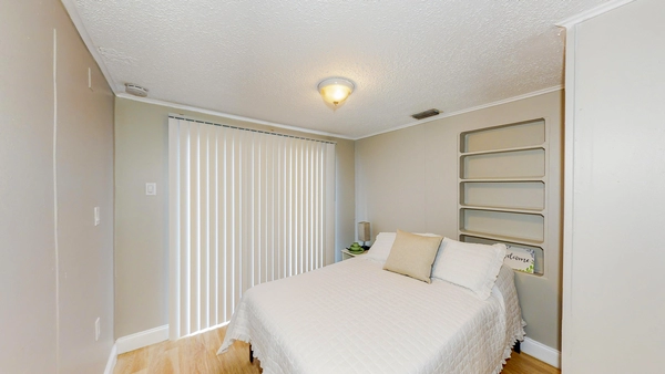 Coliving in Live Oaks Square - East Tampa, Tampa