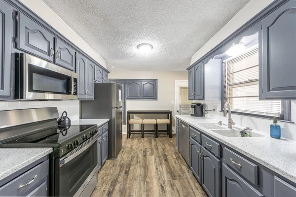 Coliving in Raytown - Outer KCMO, Kansas City