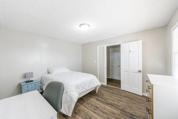 Coliving in Raytown - Outer KCMO, Kansas City