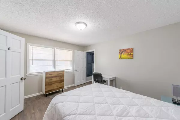 Coliving in Raytown - Outer KCMO, Kansas City