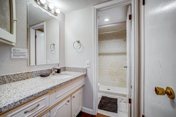 Coliving in Greater Greenspoint - Ne Houston, Houston