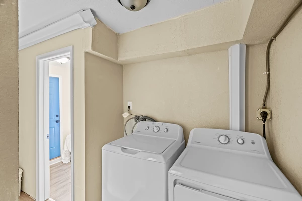 Coliving in Live Oaks Square - East Tampa, Tampa