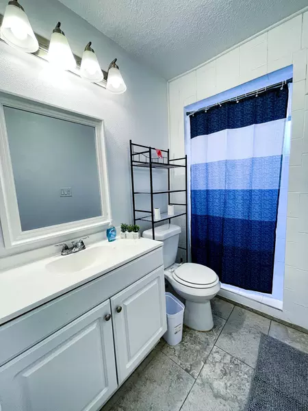 Coliving in College Park JAX - Northside, Jacksonville