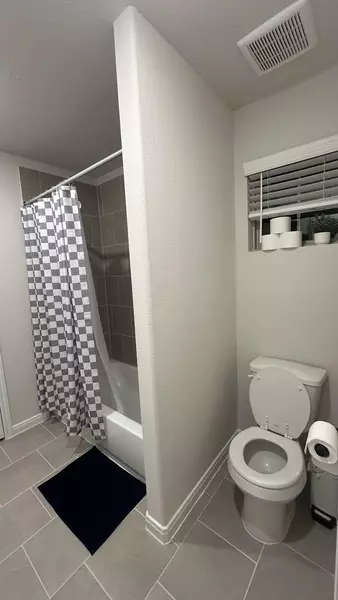 Coliving in The Woodlands - Nw Houston, Houston