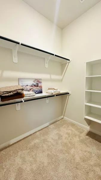 Coliving in The Woodlands - Nw Houston, Houston