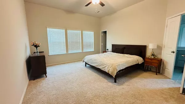 Coliving in The Woodlands - Nw Houston, Houston