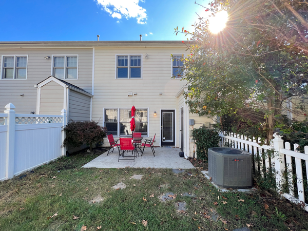 Coliving in Governors Village - Chapel Hill, Raleigh