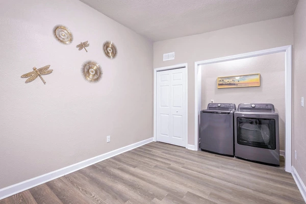 Coliving in College Park JAX - Northside, Jacksonville