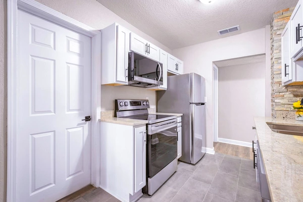 Coliving in College Park JAX - Northside, Jacksonville