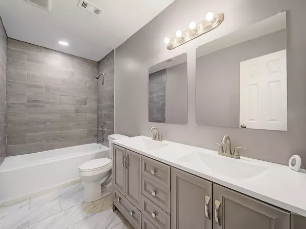 Coliving in Wolf Creek - Sw Dallas, Dallas