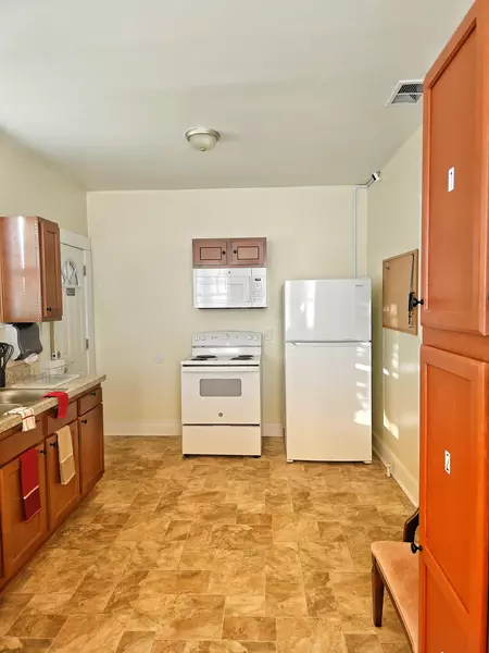 Coliving in College Park JAX - Northside, Jacksonville