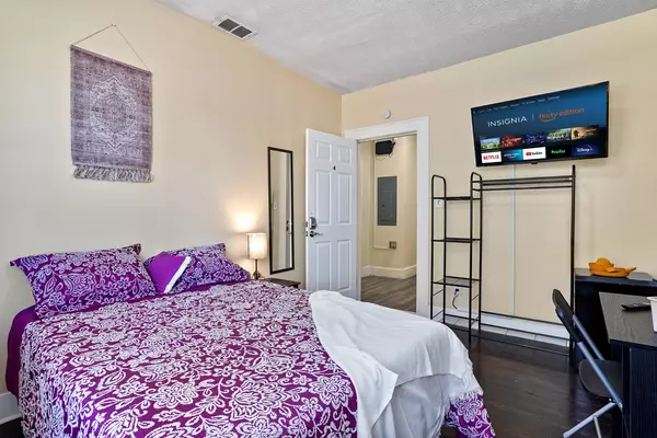 Coliving in College Park JAX - Northside, Jacksonville