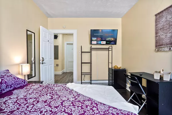 Coliving in College Park JAX - Northside, Jacksonville
