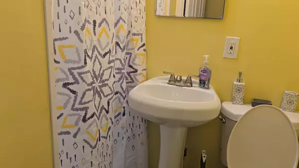 Coliving in College Park JAX - Northside, Jacksonville