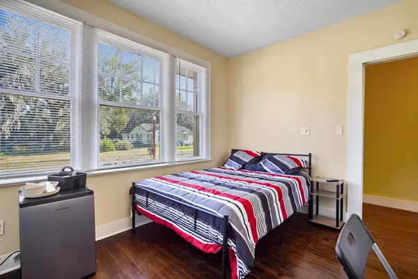 Coliving in College Park JAX - Northside, Jacksonville