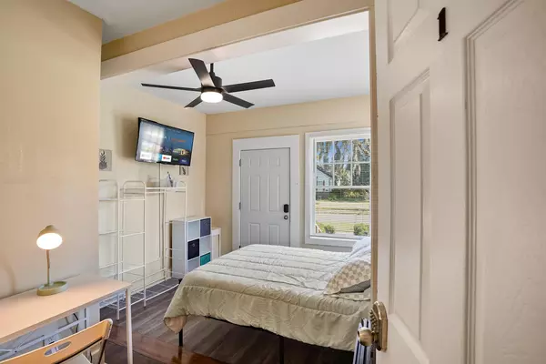 Coliving in College Park JAX - Northside, Jacksonville