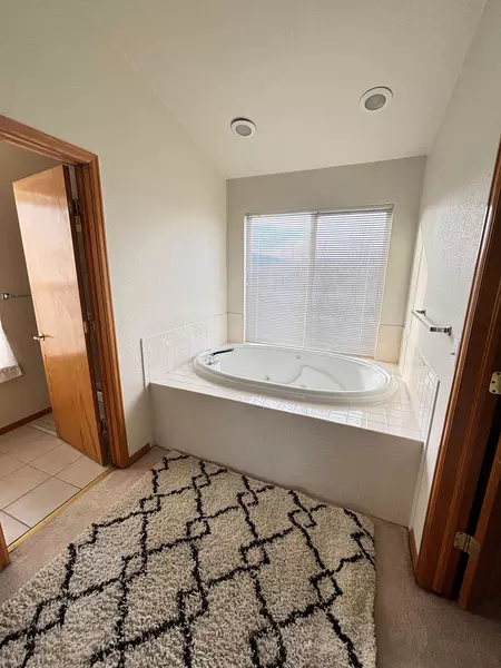 Coliving in Cimarron Hills - East COS, Colorado Springs