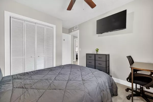 Coliving in Grant Park Tampa - East Tampa, Tampa