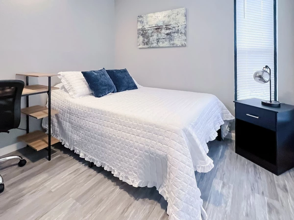 Coliving in Town 'n' Country - West Tampa, Tampa