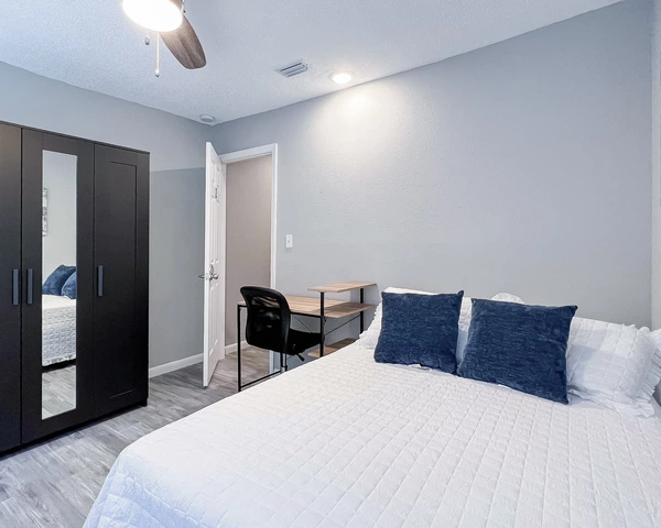 Coliving in Town 'n' Country - West Tampa, Tampa