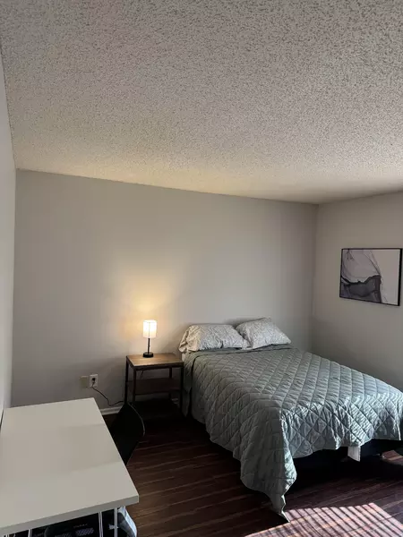 Coliving in Blue Springs - Outer KCMO, Kansas City