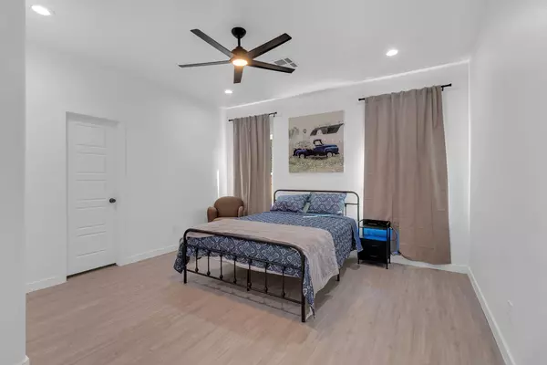 Coliving in The Woodlands - Nw Houston, Houston