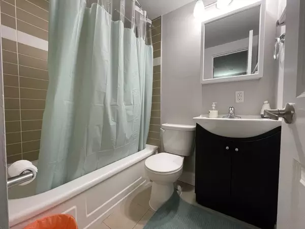 Coliving in Garneau - South Central, Edmonton