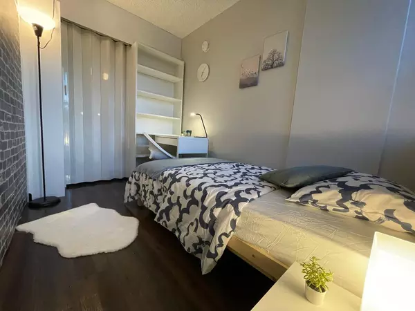 Coliving in Garneau - South Central, Edmonton