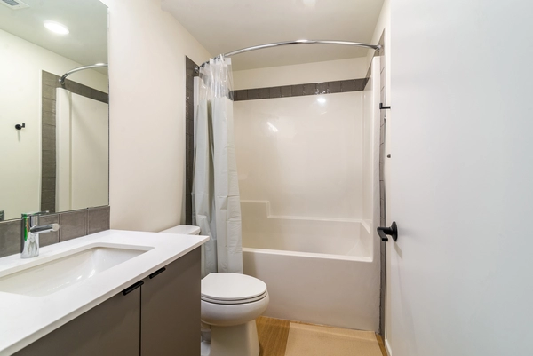 Coliving in Downtown Edmonton - Central Edmonton, Edmonton