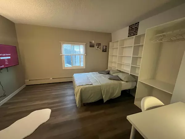 Coliving in Garneau - South Central, Edmonton